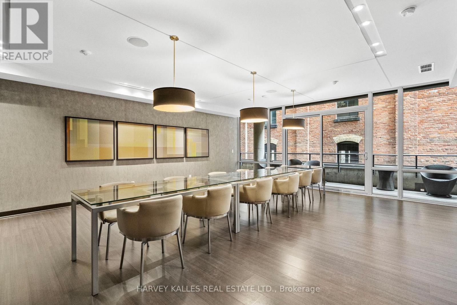 712 - 478 KING STREET W