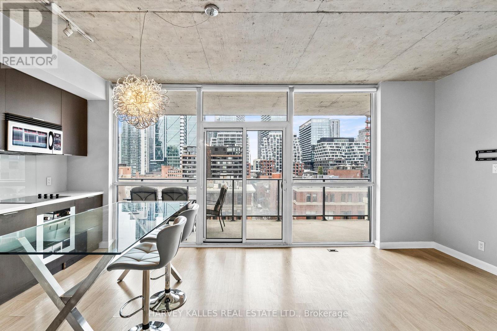 712 - 478 KING STREET W