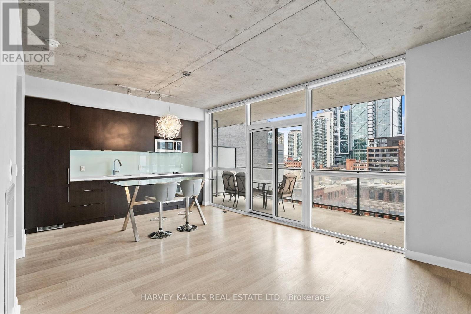 712 - 478 KING STREET W