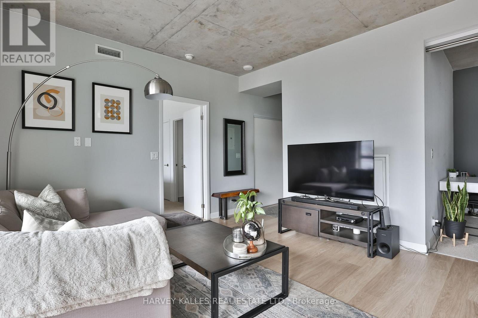 712 - 478 KING STREET W