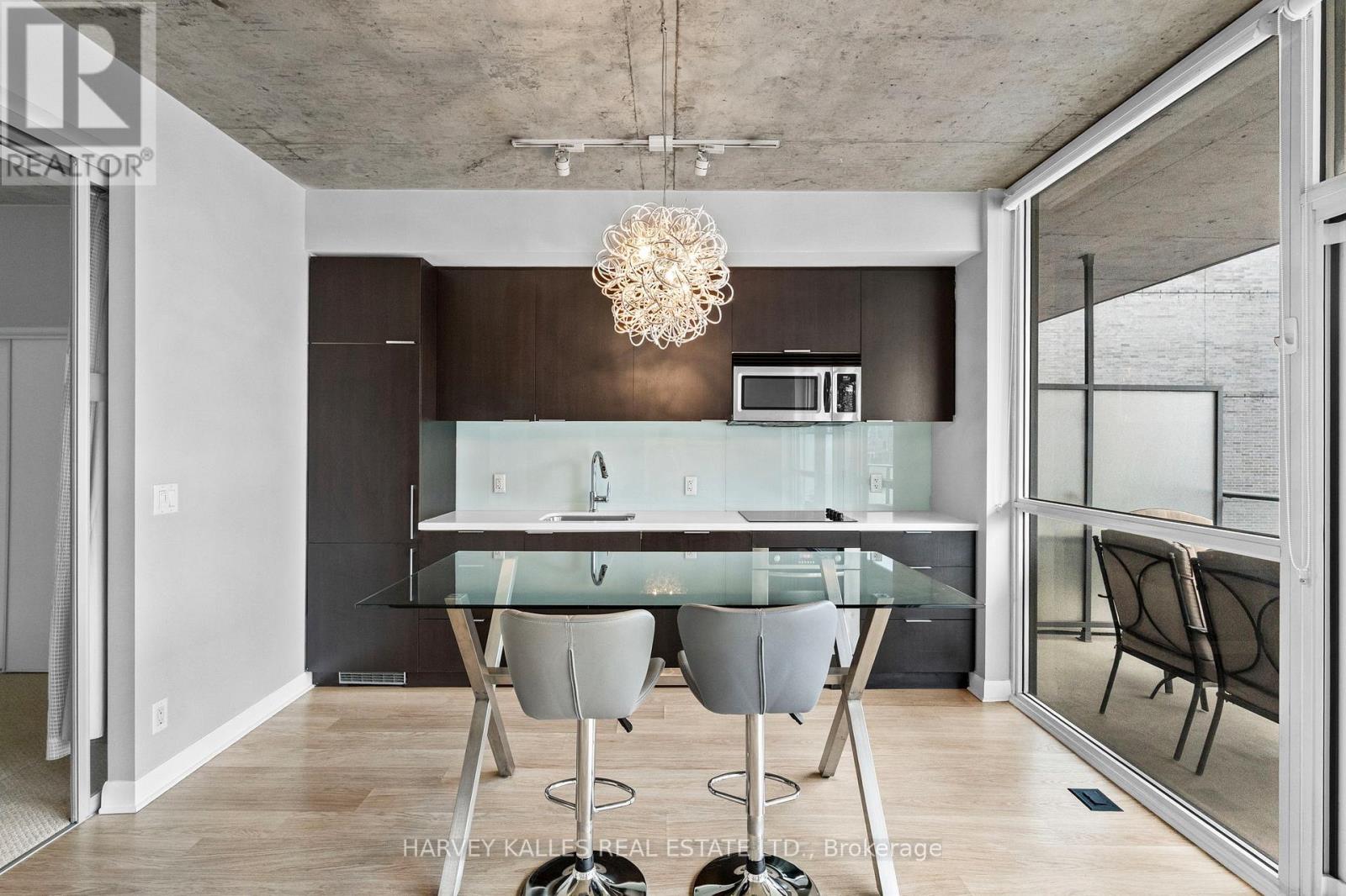 712 - 478 KING STREET W