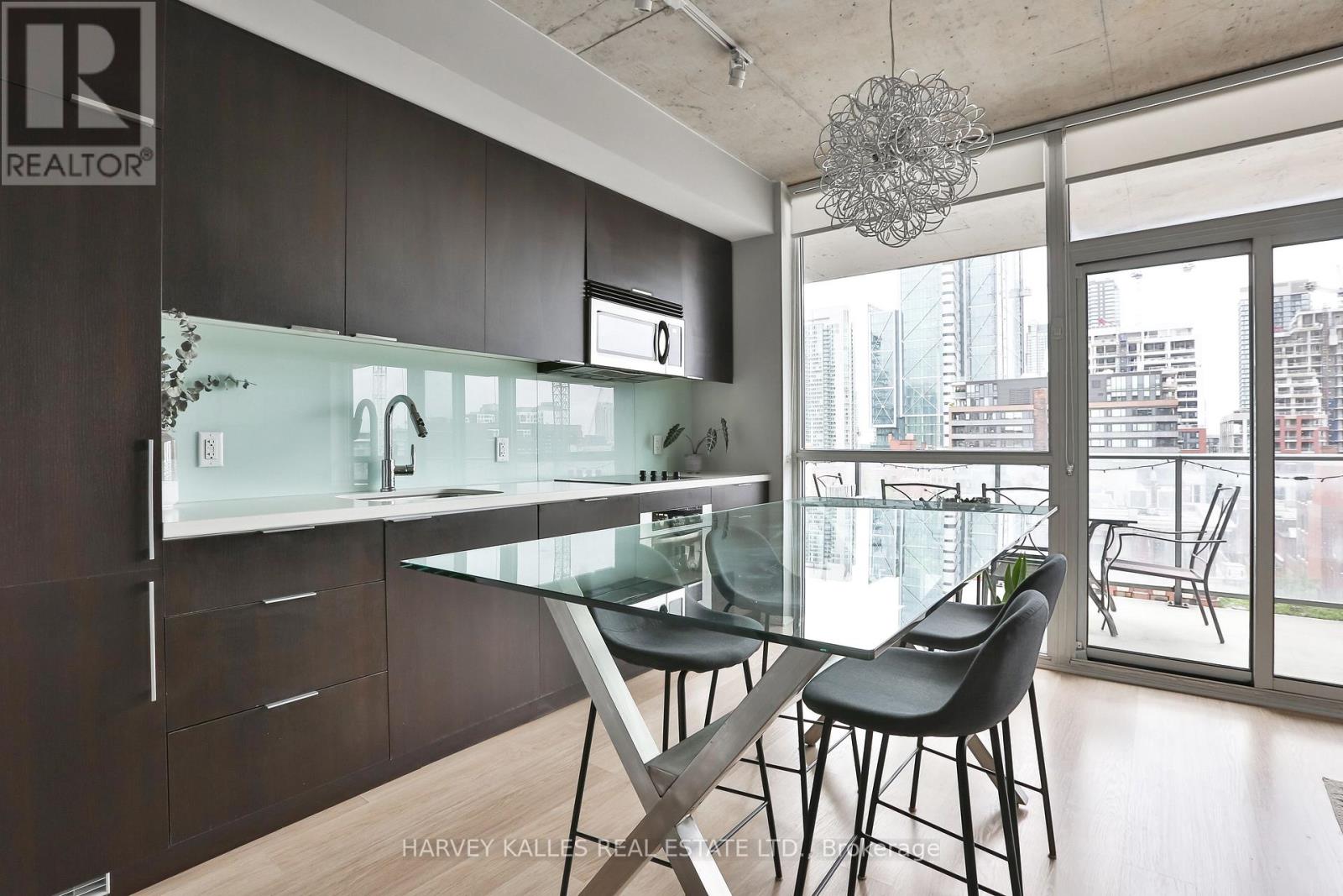 712 - 478 KING STREET W