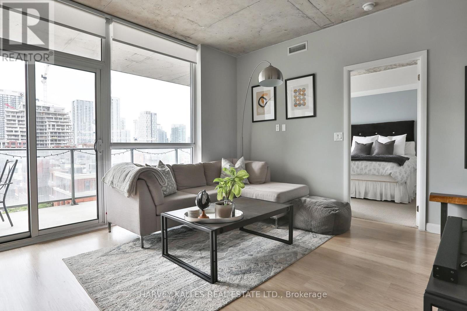 712 - 478 KING STREET W