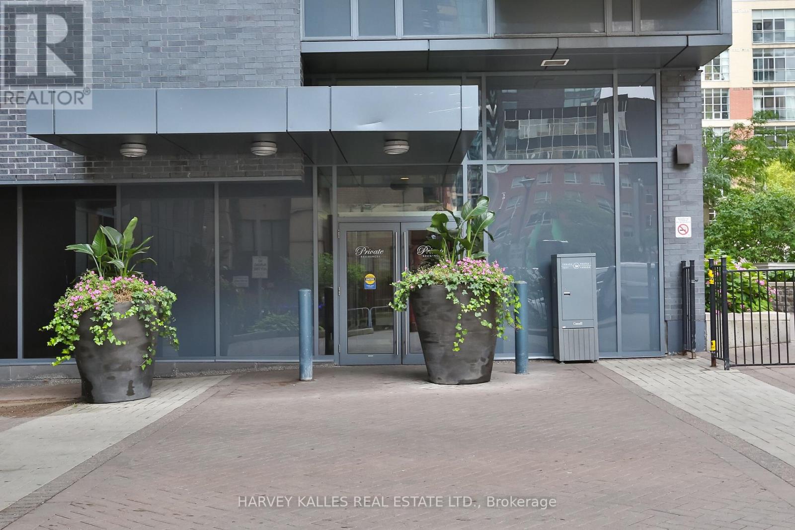 712 - 478 KING STREET W