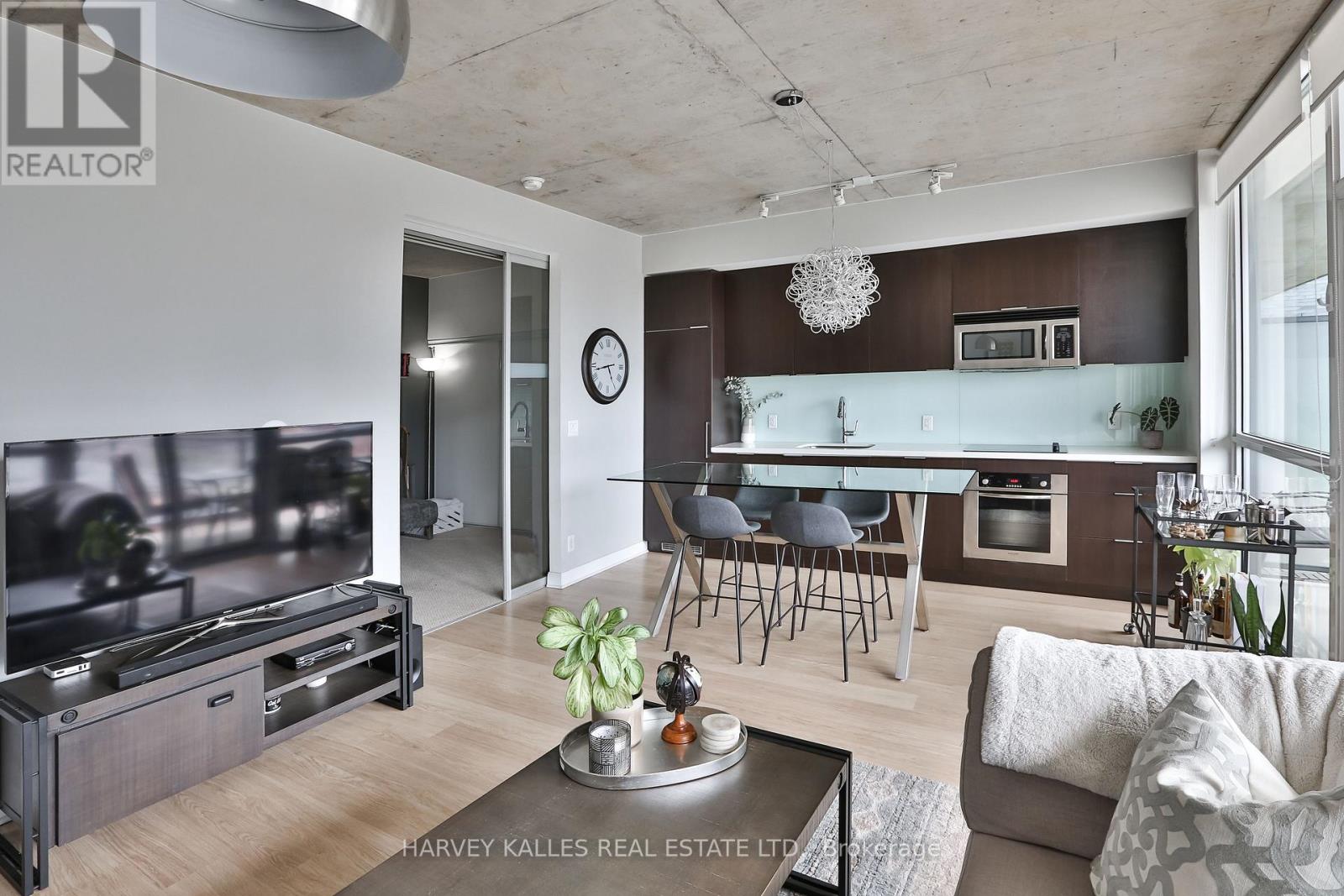 712 - 478 KING STREET W