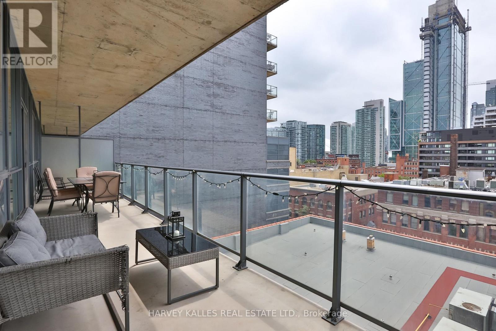 712 - 478 KING STREET W