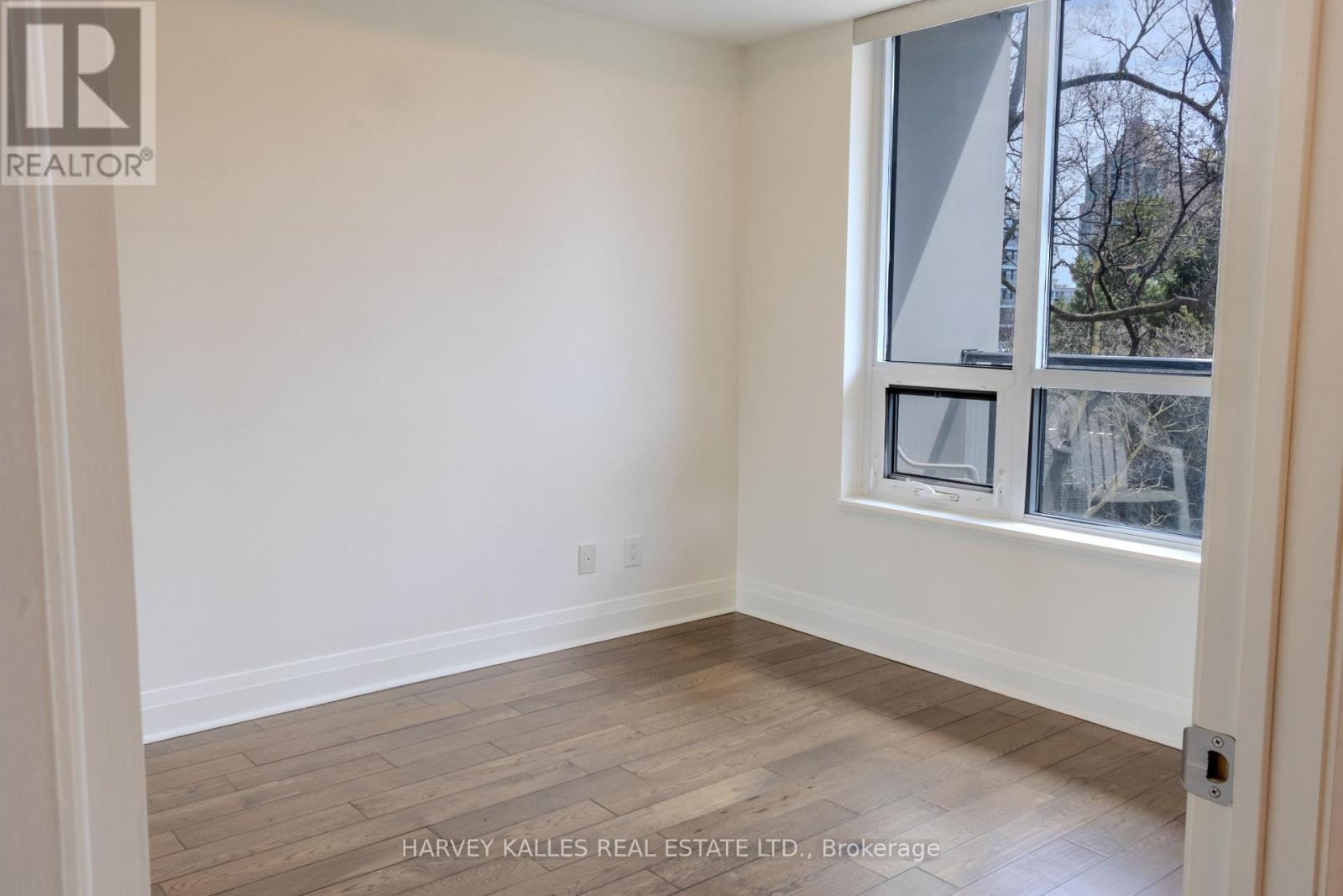 402 - 399 SPRING GARDEN AVENUE