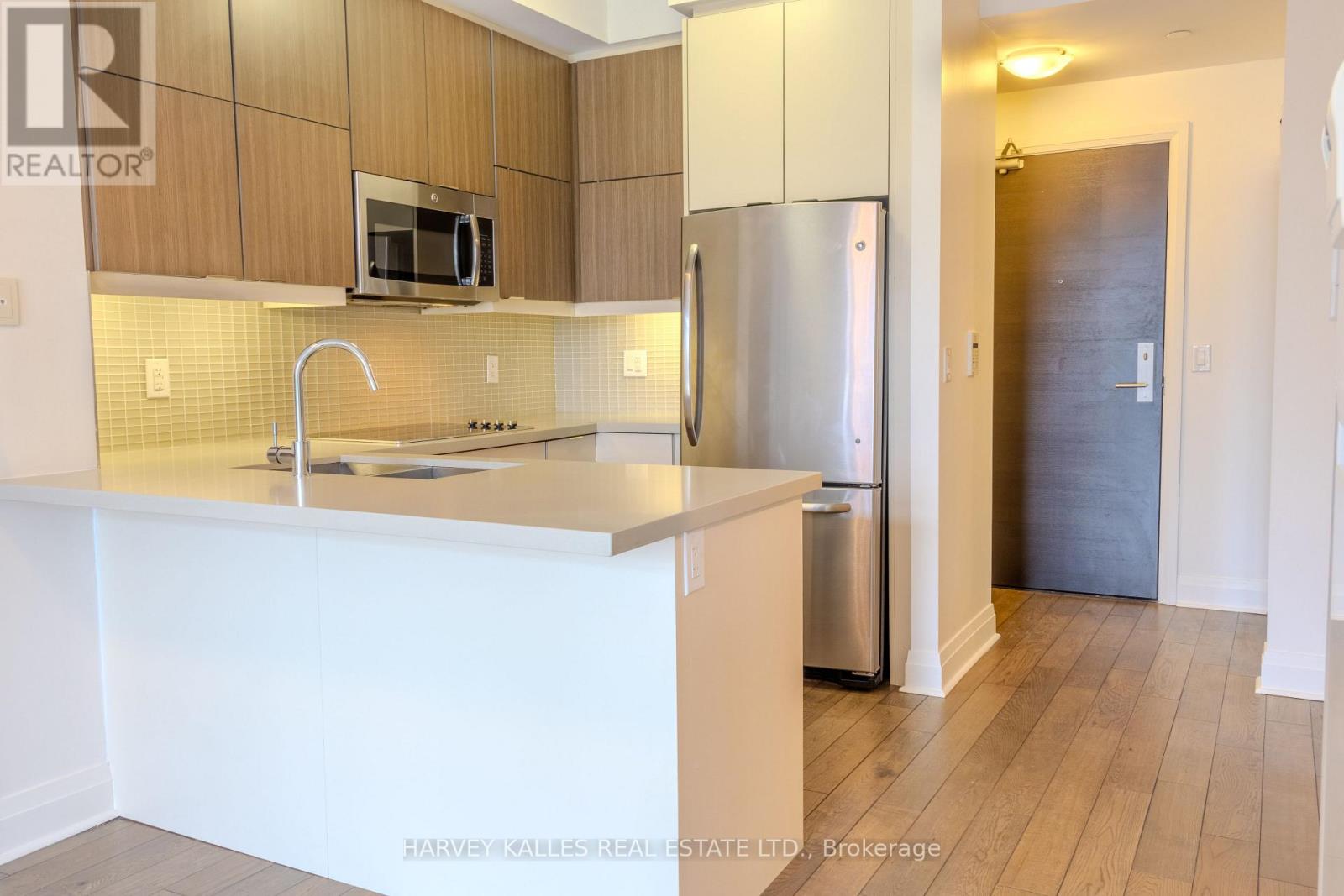 402 - 399 SPRING GARDEN AVENUE