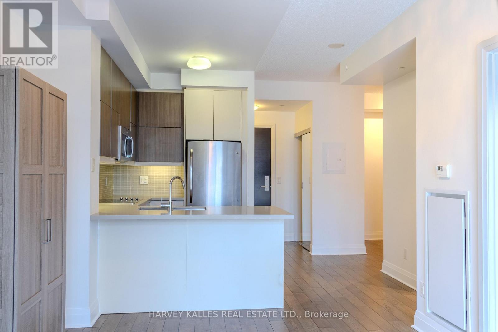 402 - 399 SPRING GARDEN AVENUE