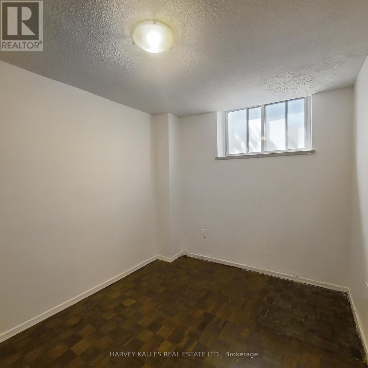 4 - 570 EGLINTON AVENUE W