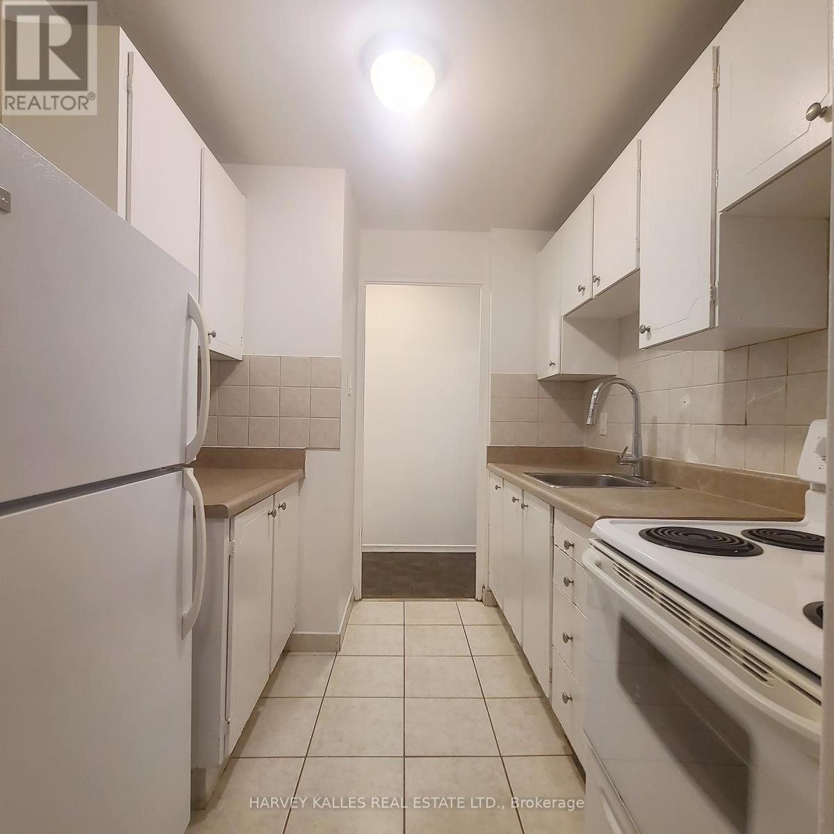 4 - 570 EGLINTON AVENUE W