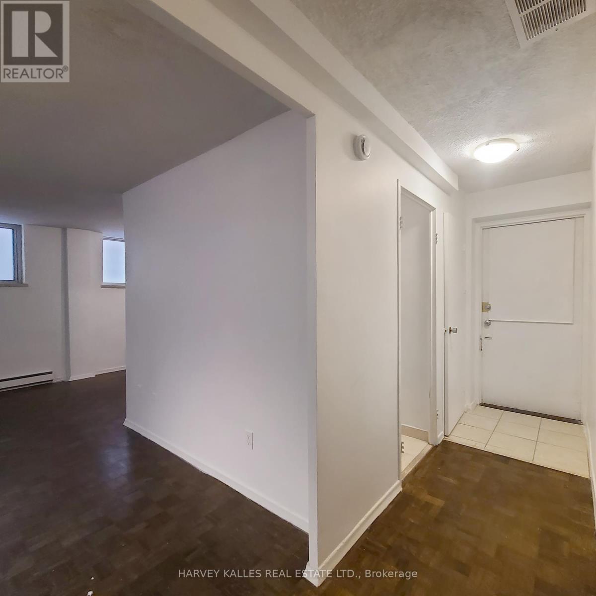 4 - 570 EGLINTON AVENUE W