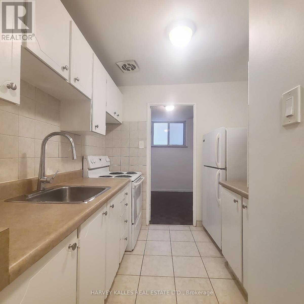 4 - 570 EGLINTON AVENUE W