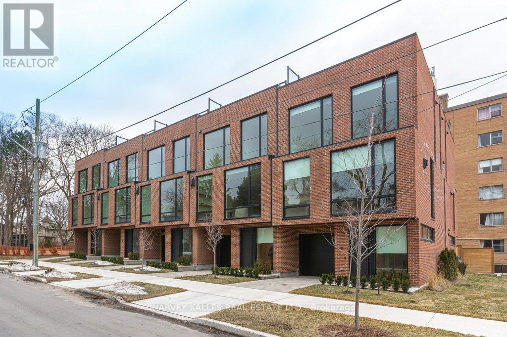 32 EVERGREEN GARDENS