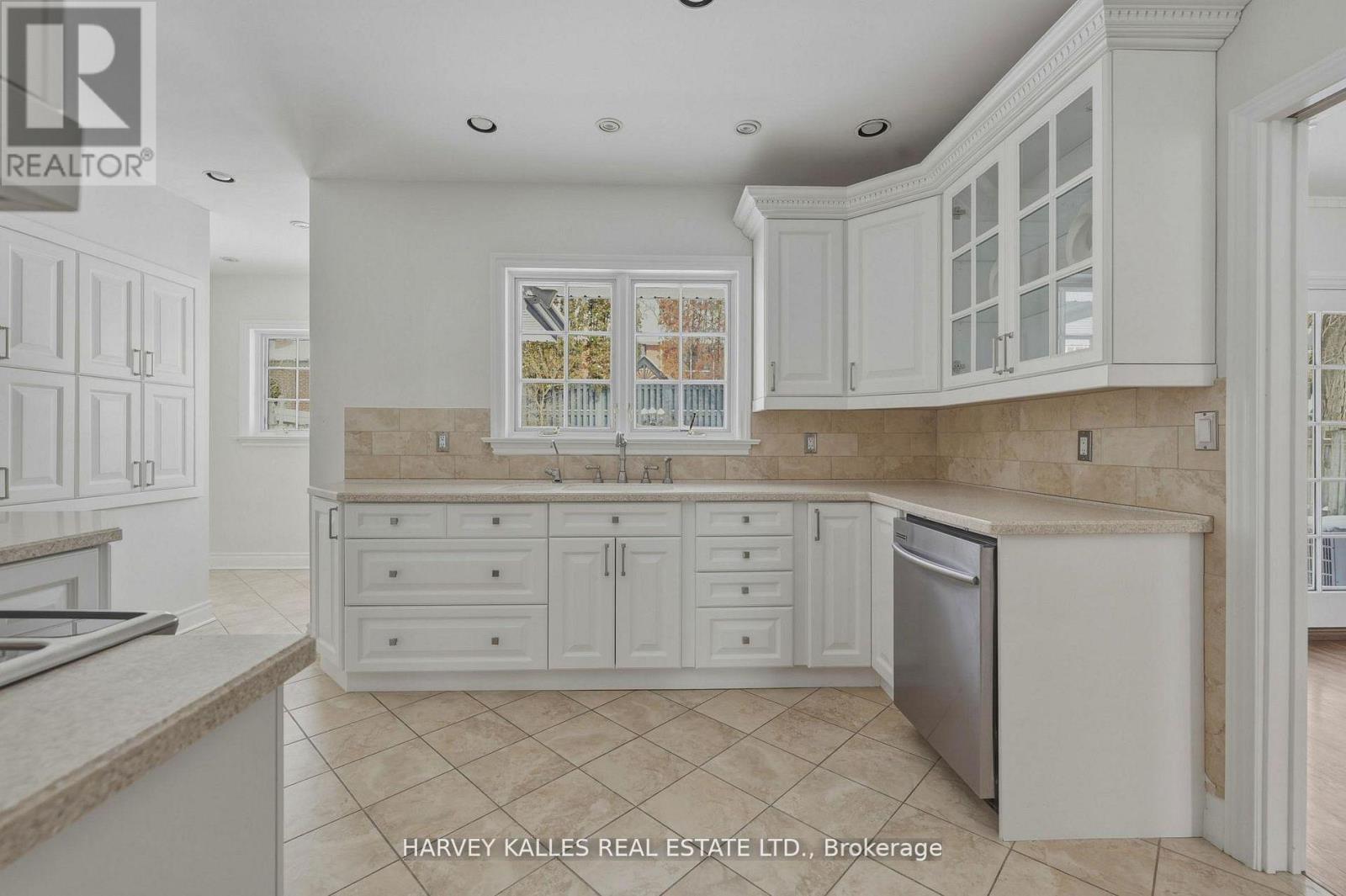 530 BLYTHWOOD ROAD