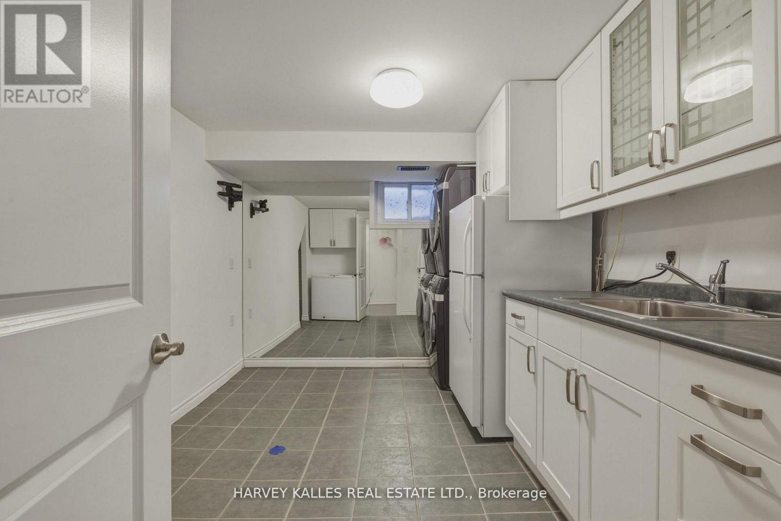 530 BLYTHWOOD ROAD