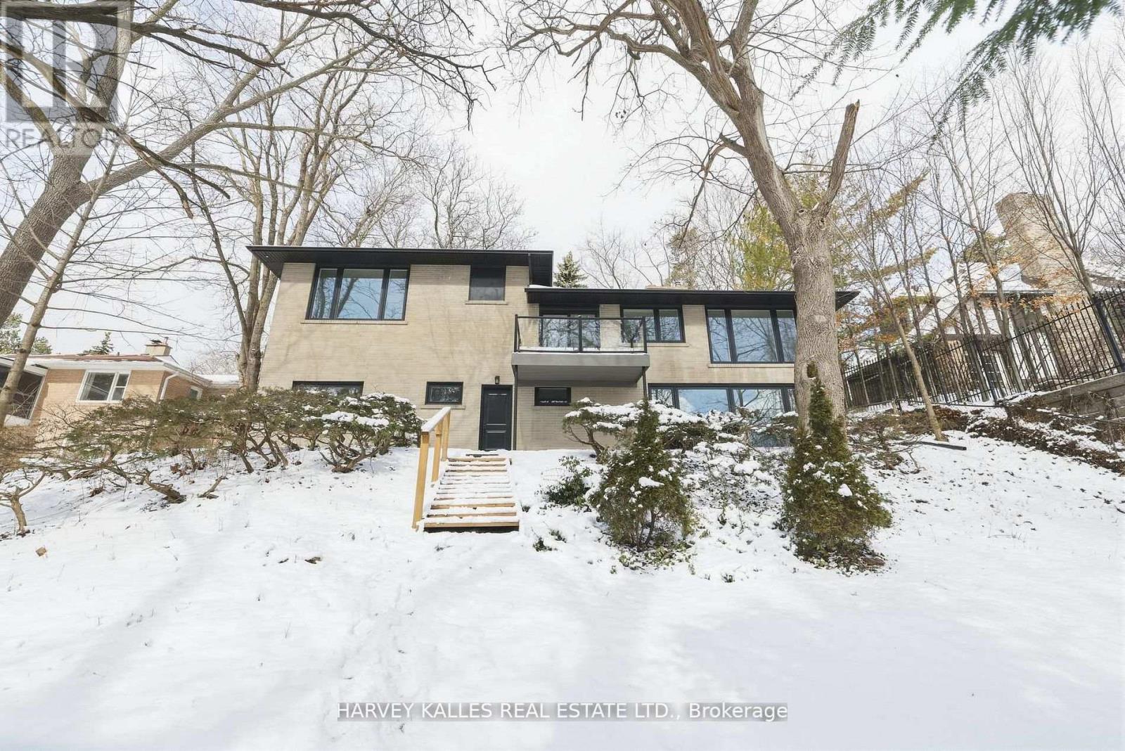 537 BLYTHWOOD ROAD