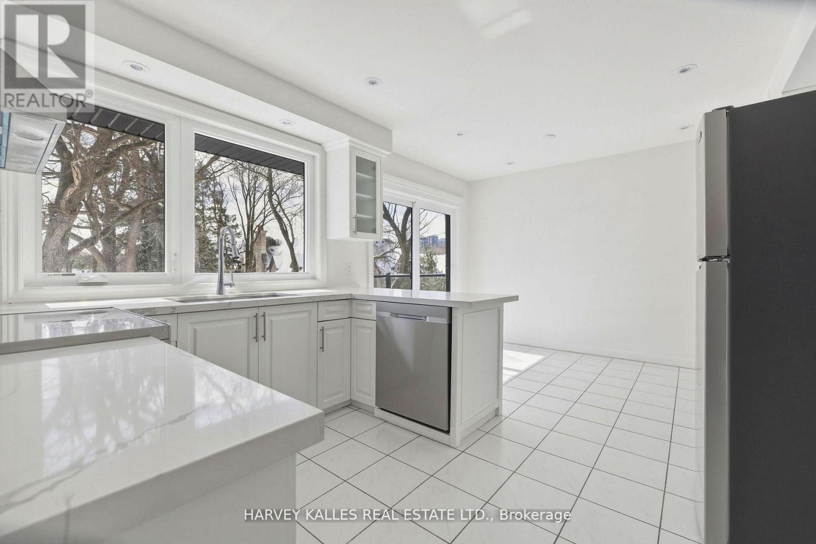 537 BLYTHWOOD ROAD