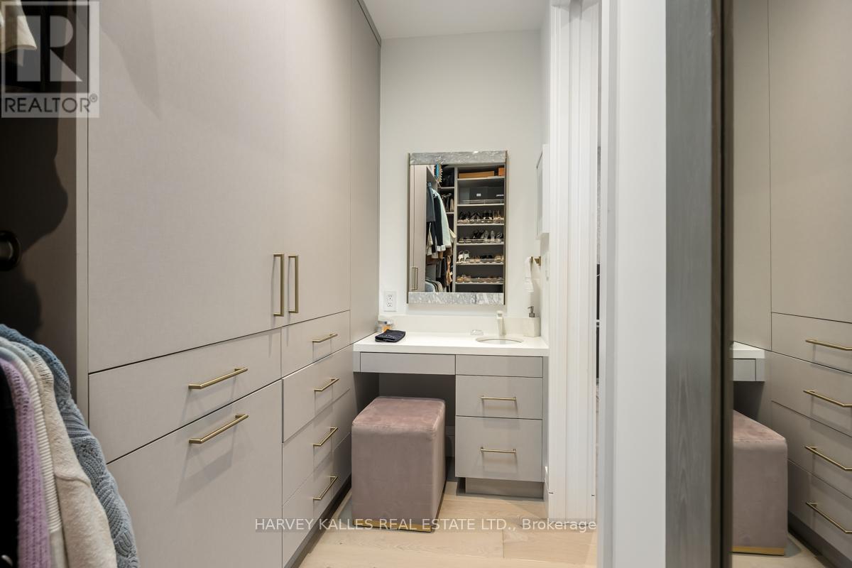 53 CASTLEWOOD ROAD