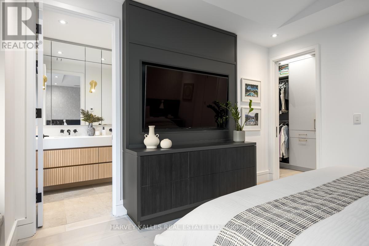 53 CASTLEWOOD ROAD