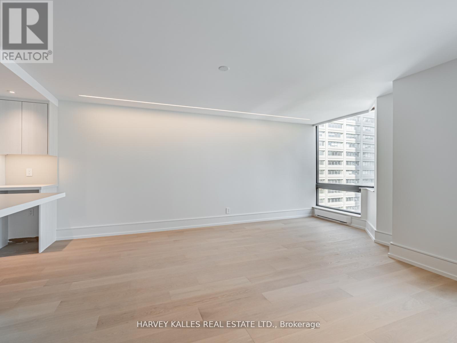 1703 - 1166 BAY STREET