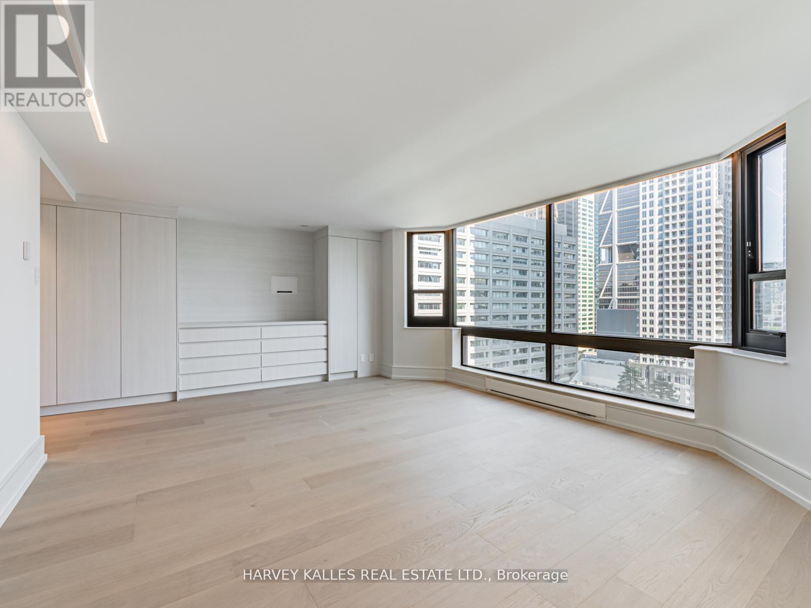 1703 - 1166 BAY STREET