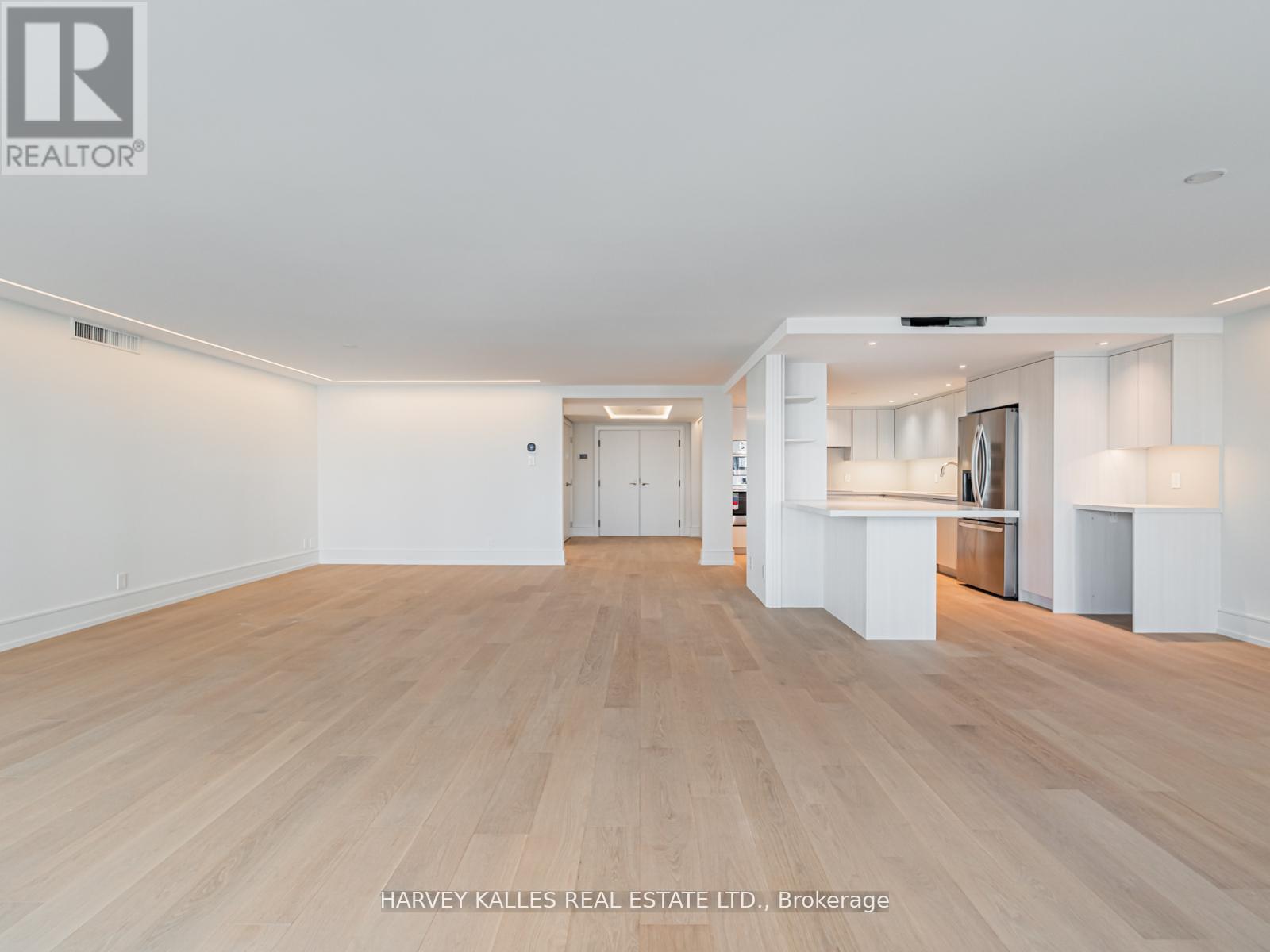 1703 - 1166 BAY STREET