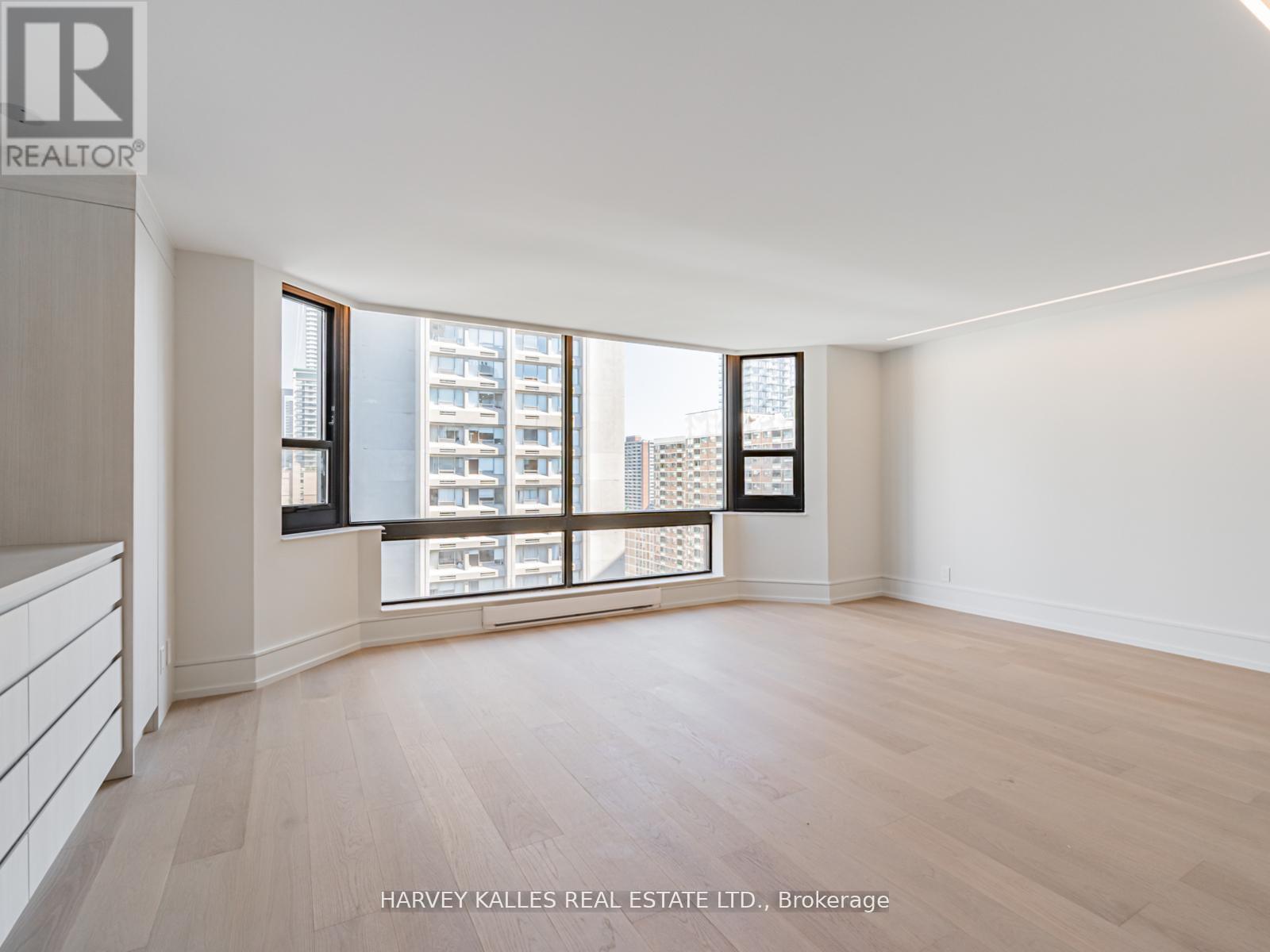 1703 - 1166 BAY STREET