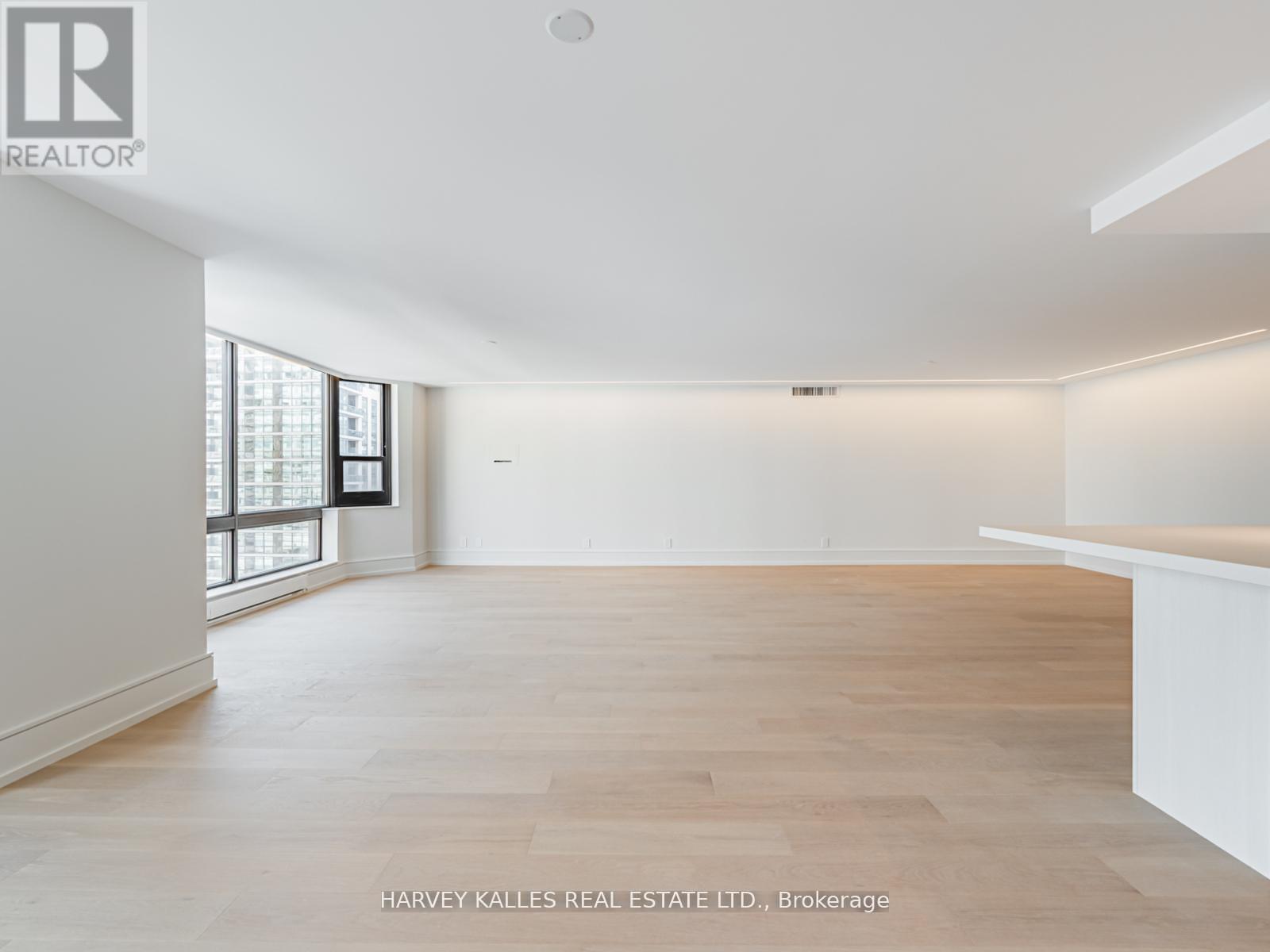 1703 - 1166 BAY STREET