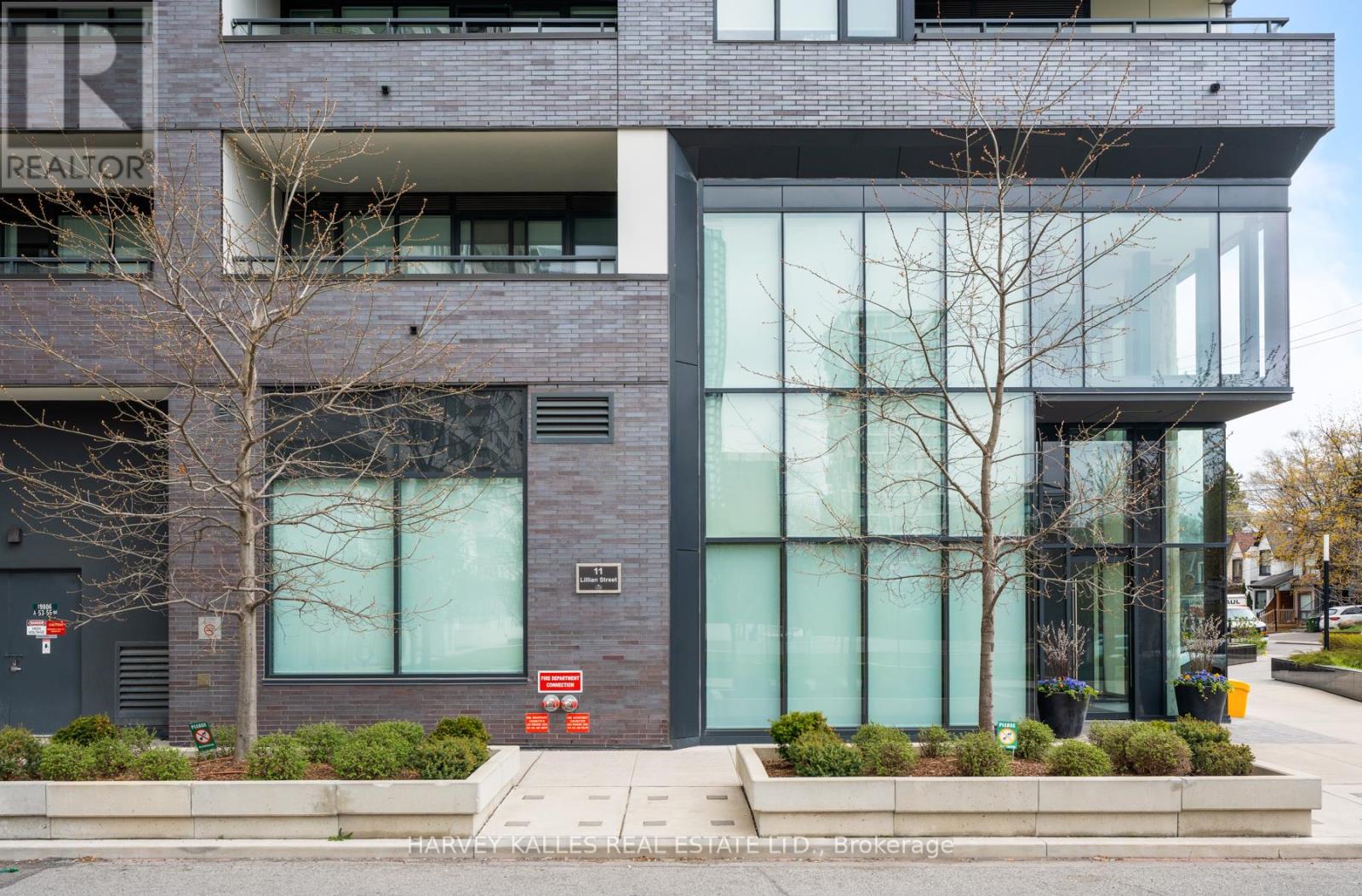 604 - 11 LILLIAN STREET