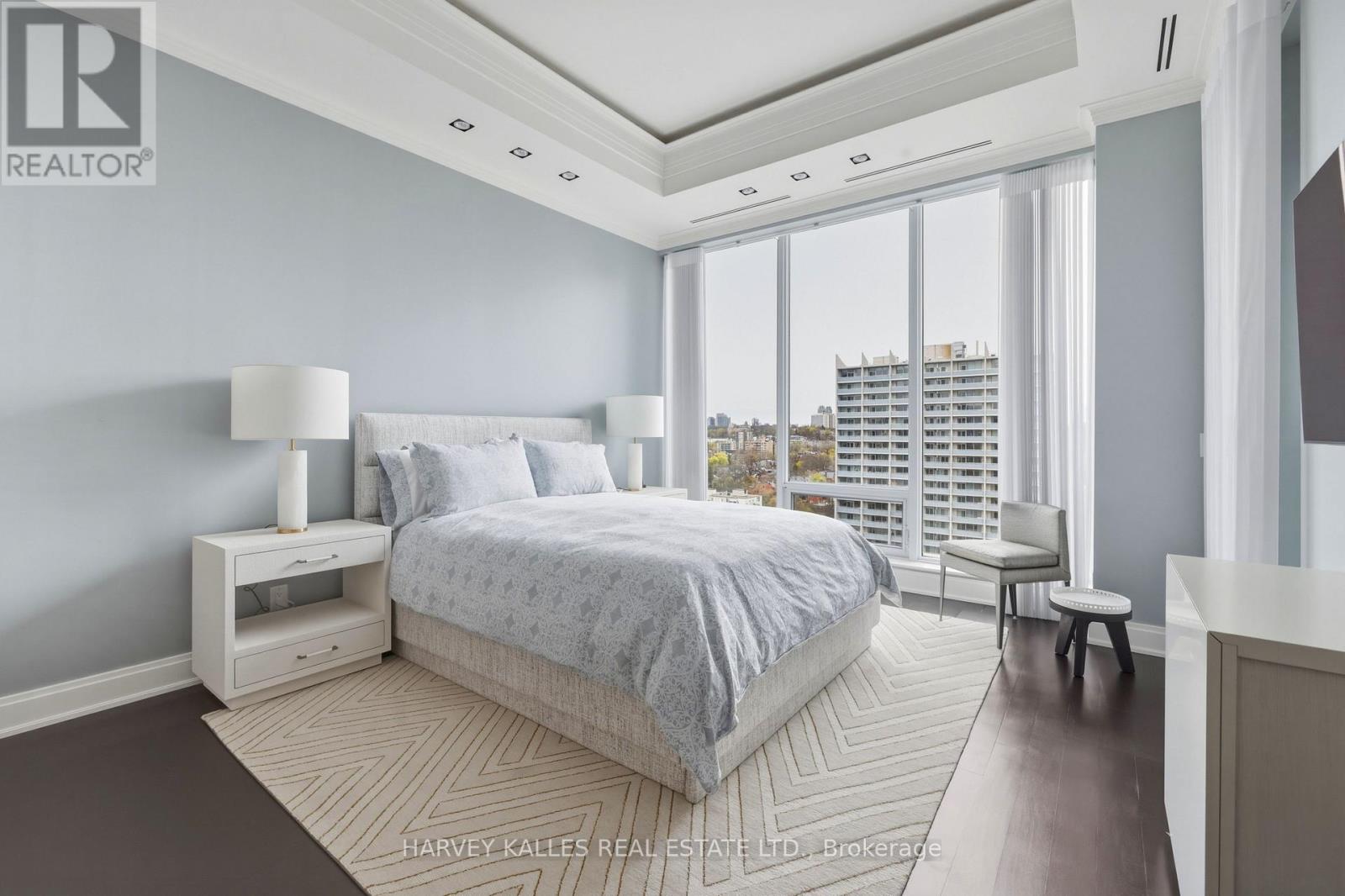 1501 - 206 BLOOR STREET W