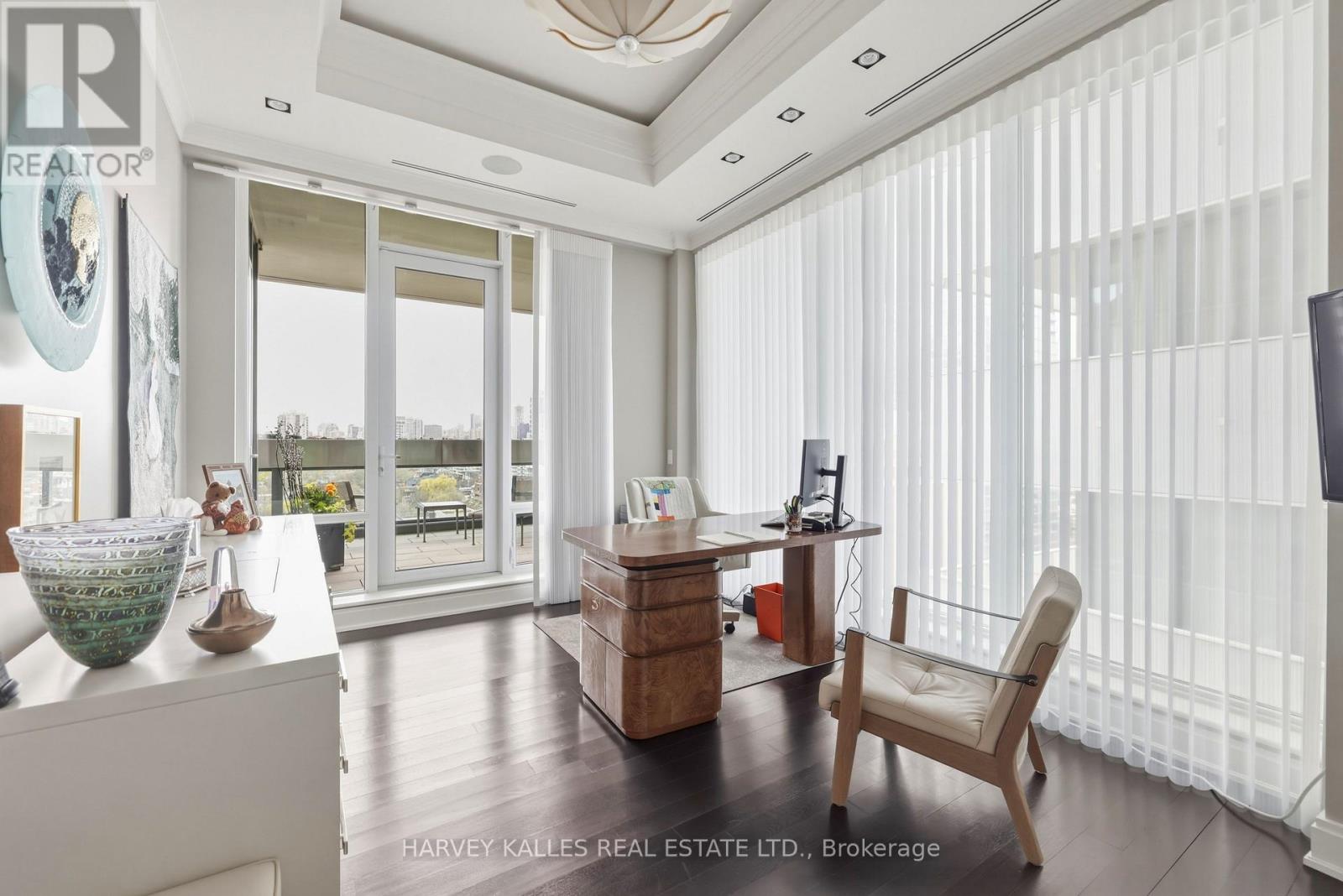 1501 - 206 BLOOR STREET W