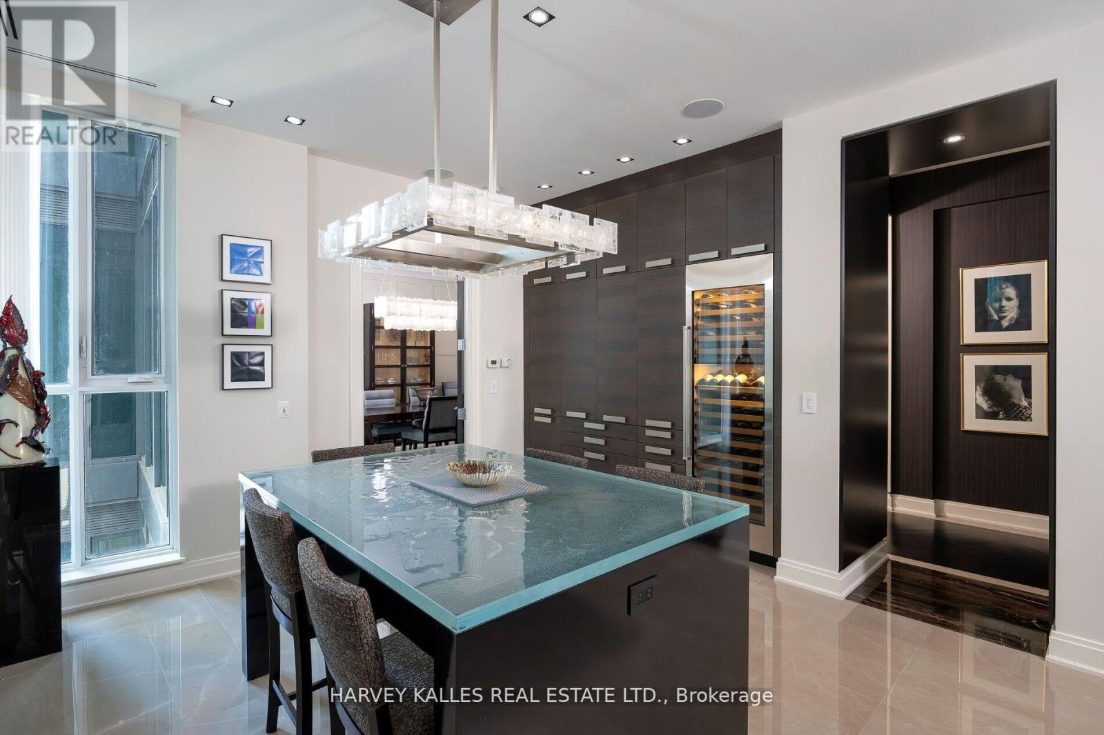 1501 - 206 BLOOR STREET W