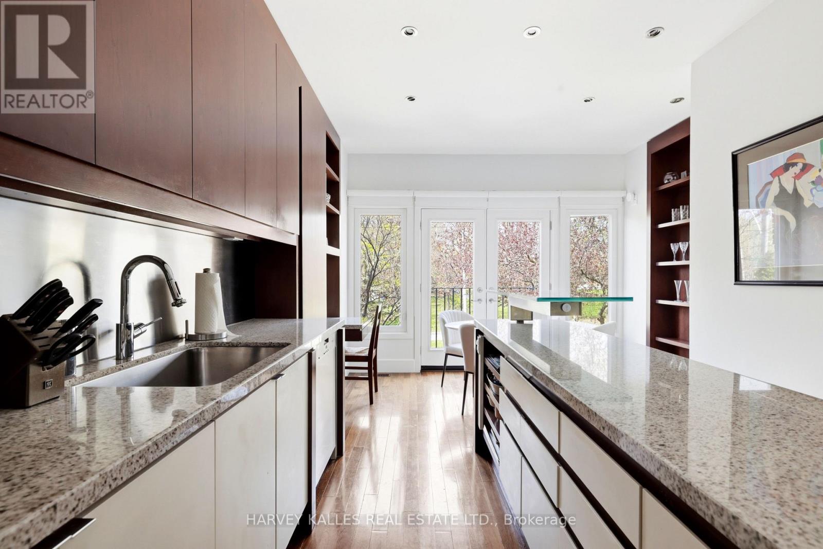 1065 SPADINA ROAD