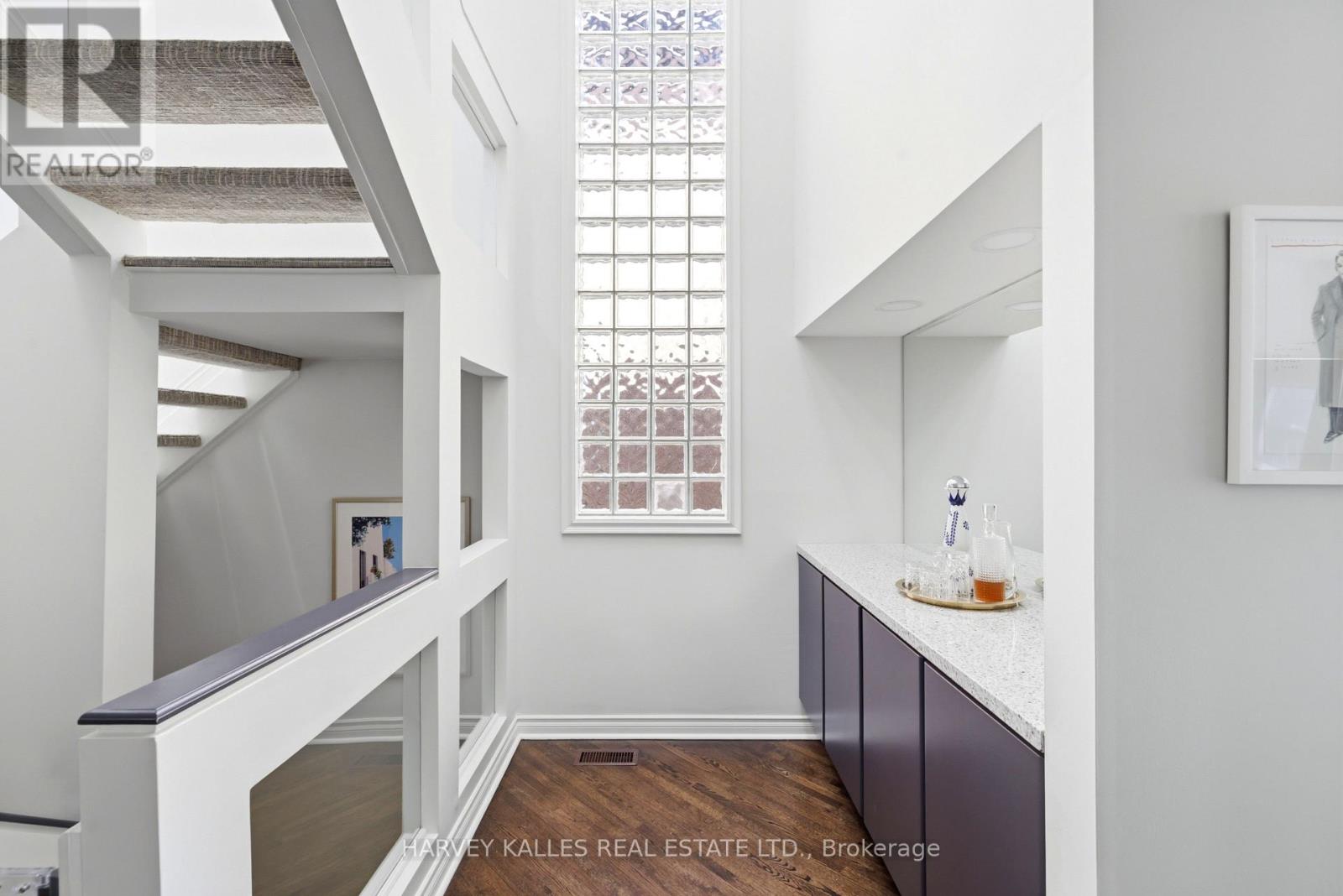 1065 SPADINA ROAD