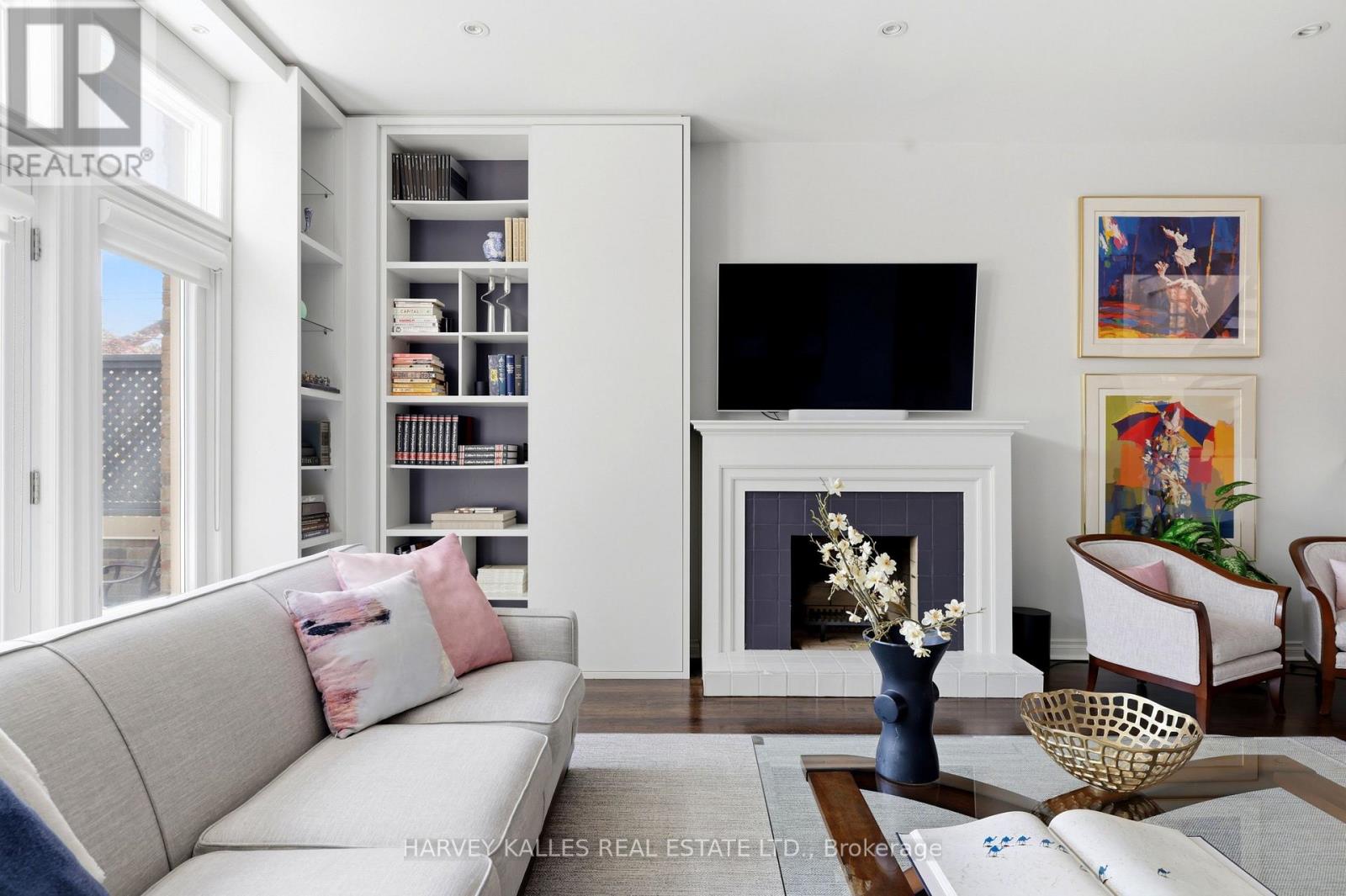 1065 SPADINA ROAD
