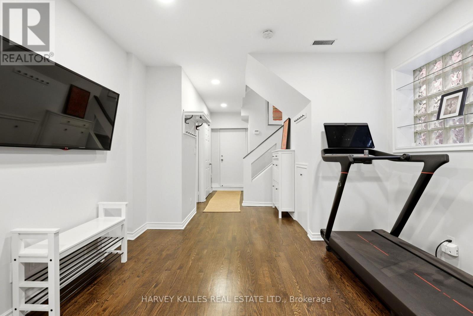 1065 SPADINA ROAD