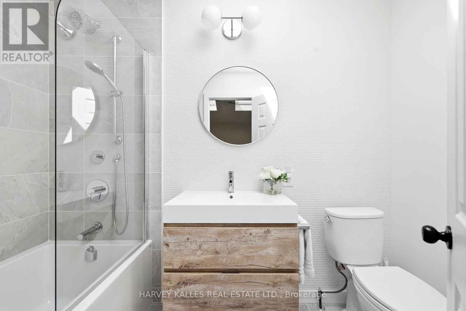 1065 SPADINA ROAD