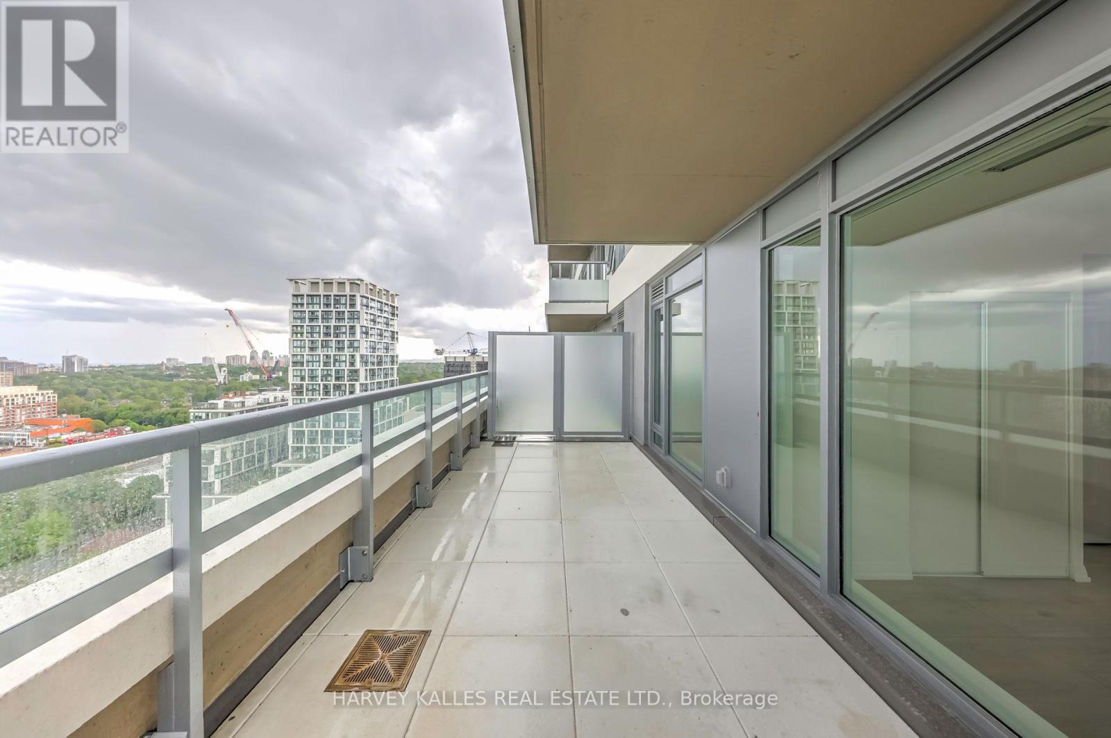 2407 - 25 HOLLY STREET