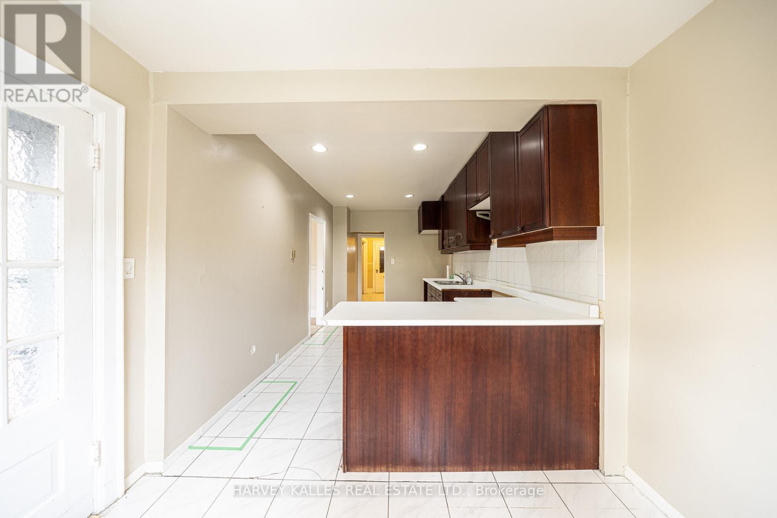 701 ORIOLE PARKWAY