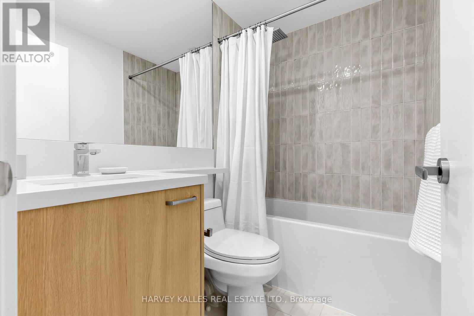5B - 45 BELLEVUE AVENUE