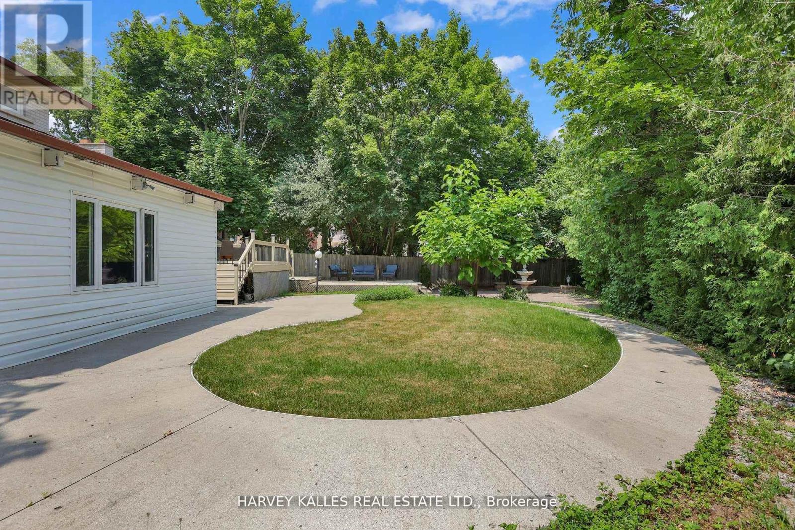 16 WEDGEPORT PLACE