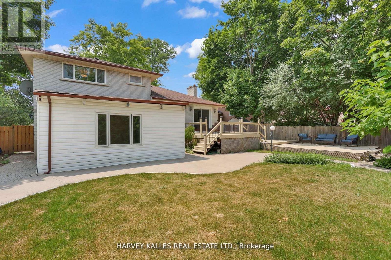 16 WEDGEPORT PLACE