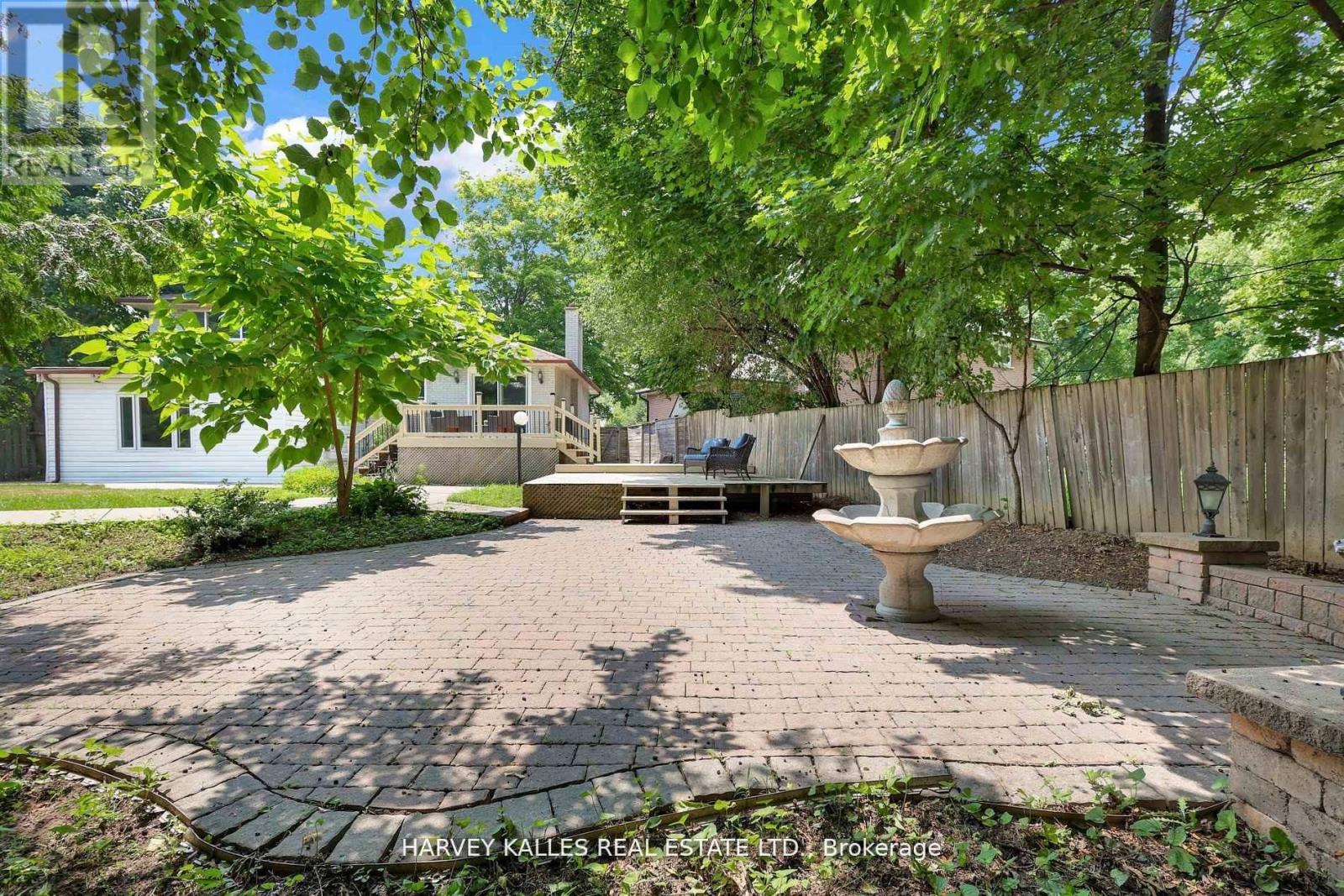 16 WEDGEPORT PLACE
