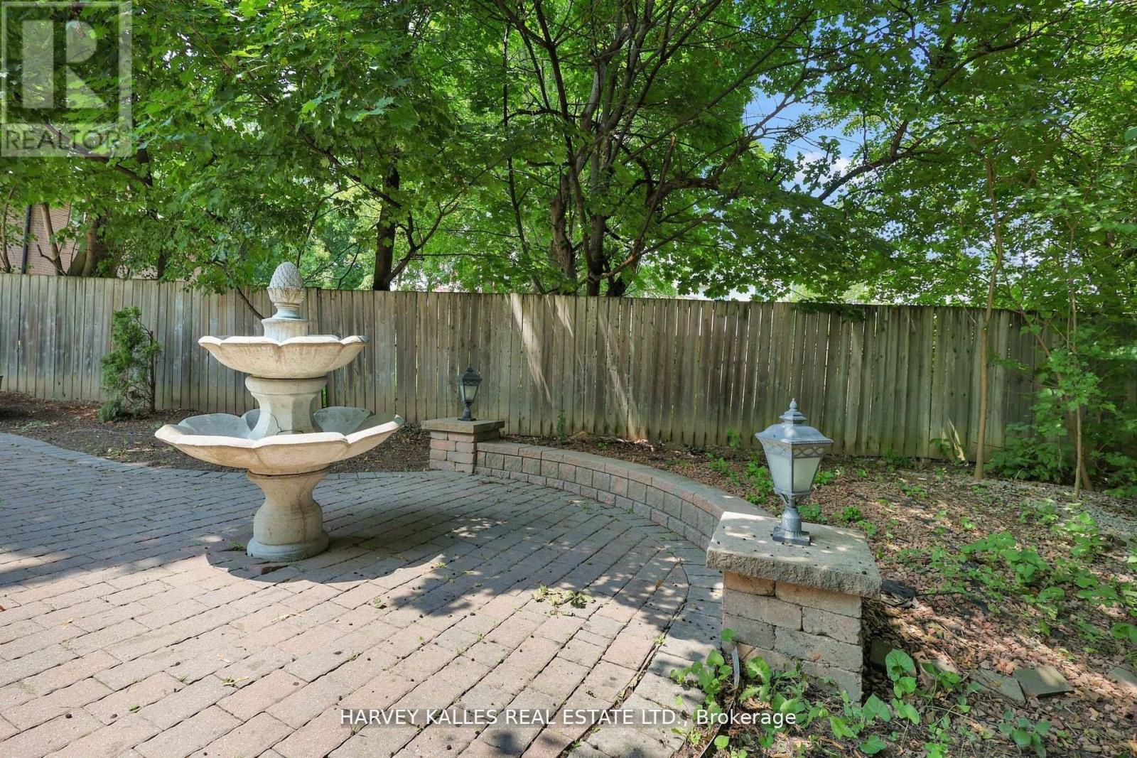 16 WEDGEPORT PLACE