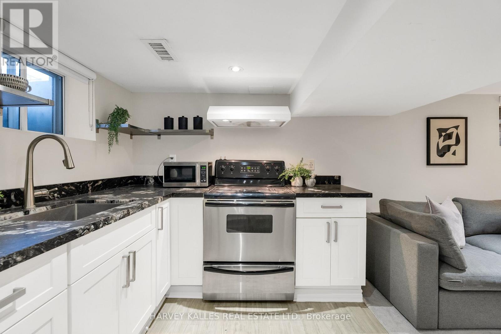 326 GLENHOLME AVENUE