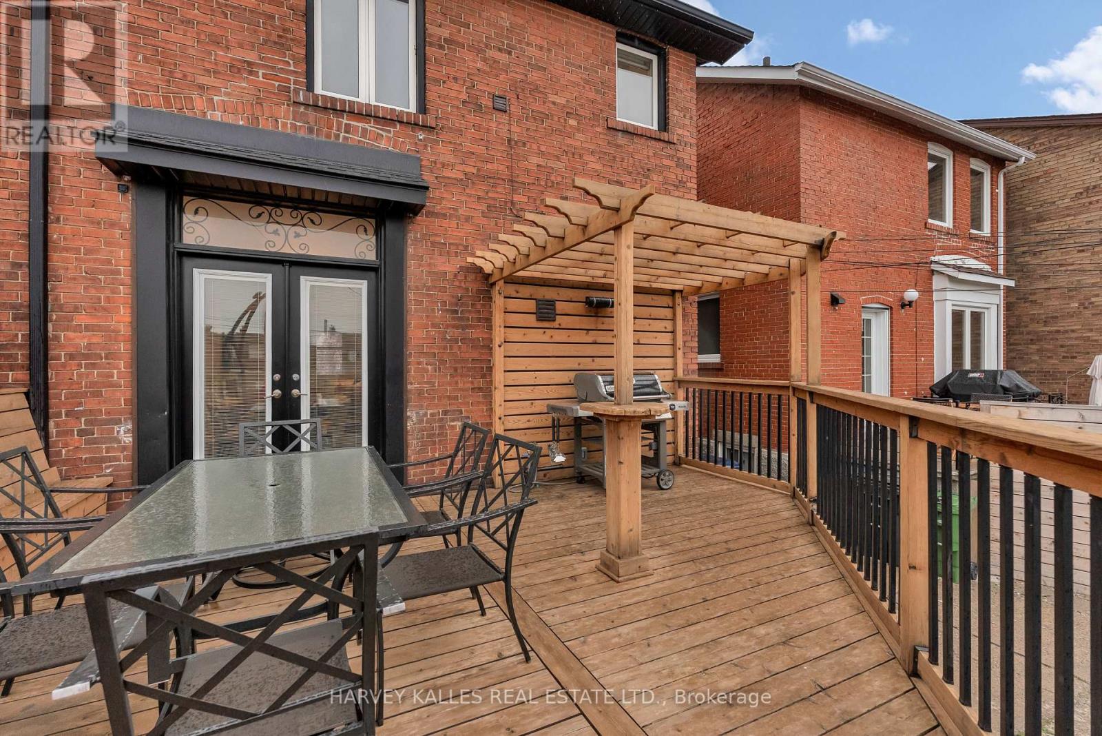 326 GLENHOLME AVENUE