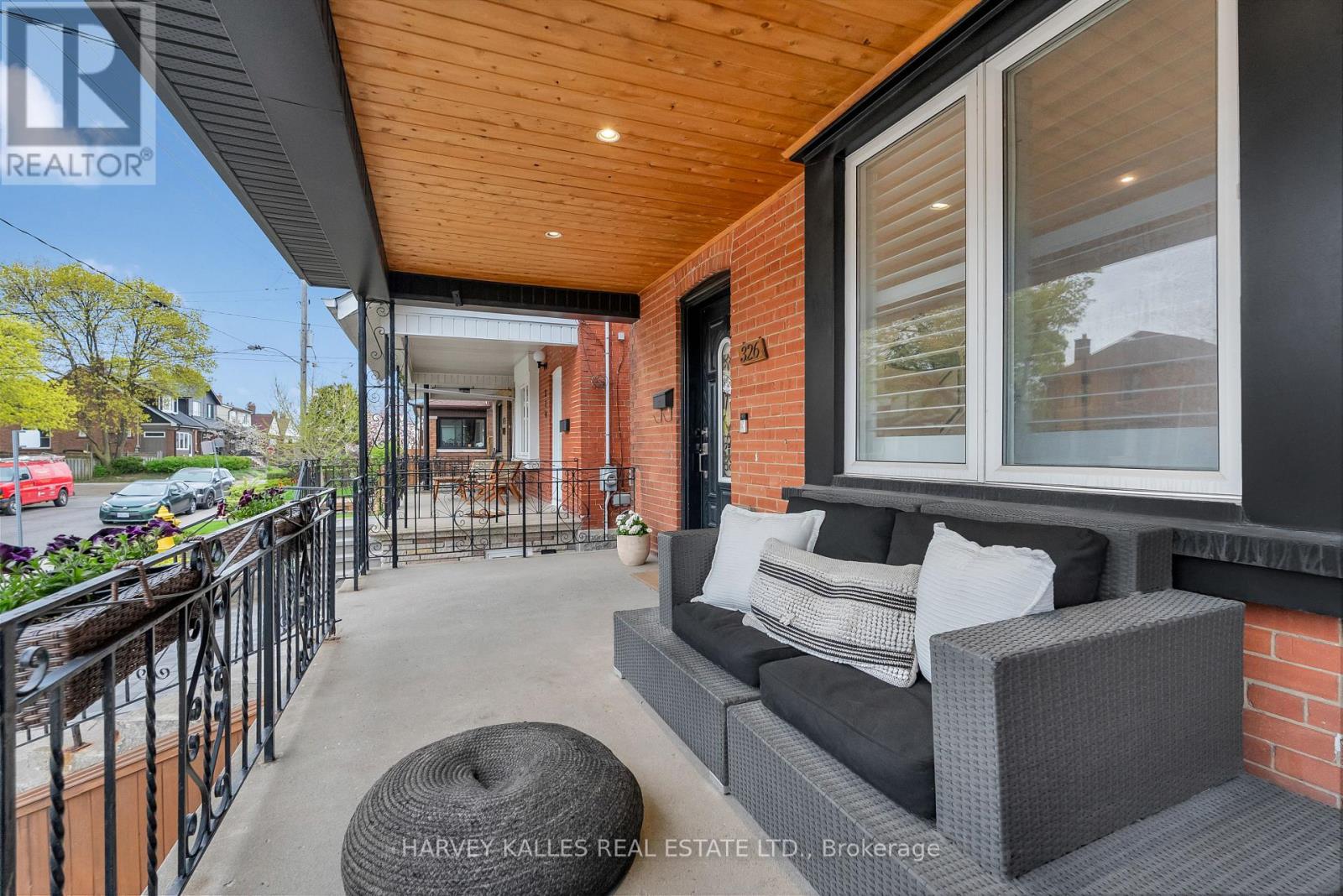 326 GLENHOLME AVENUE