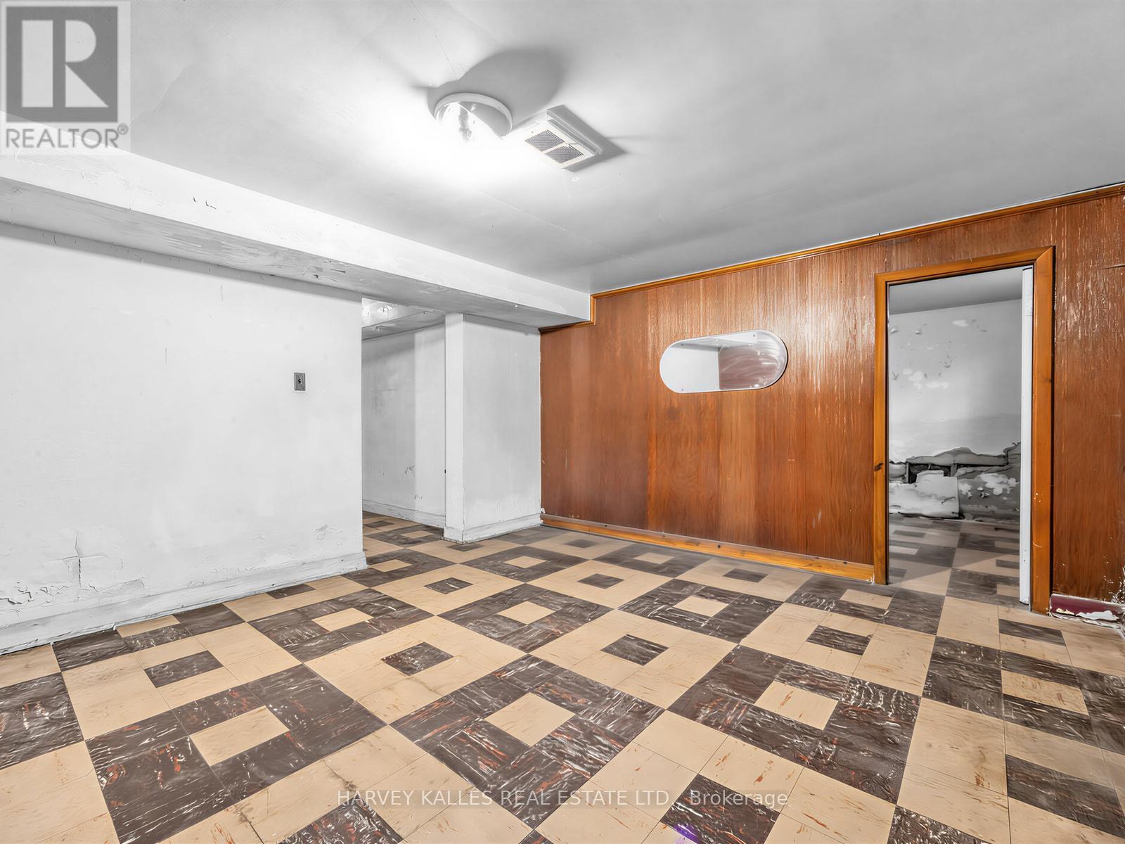 12 INVERMAY AVENUE