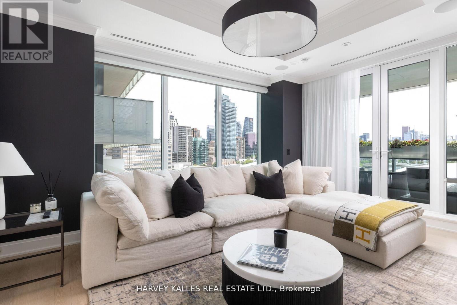 1202 - 206 BLOOR STREET W